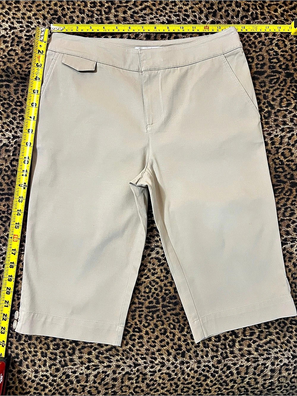 Eric Casual 15Bermuda Shorts in Beige Size 4 Like New